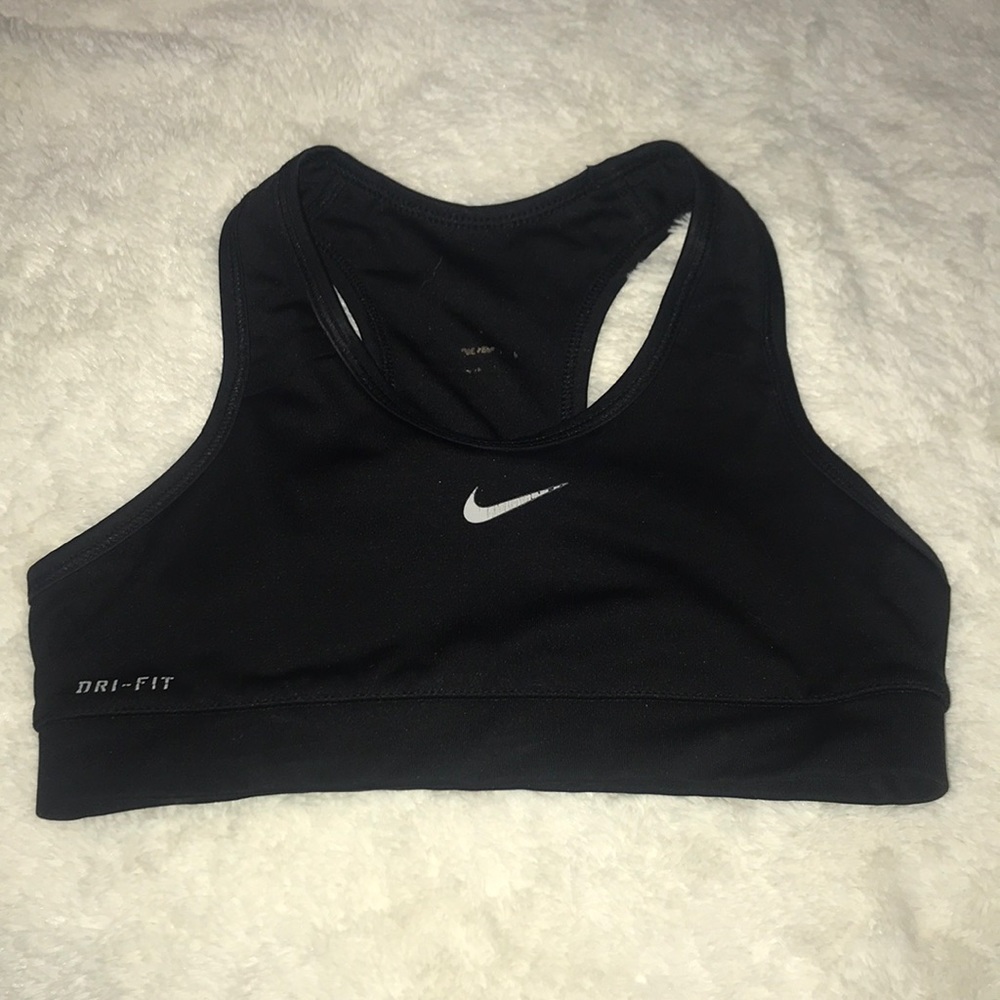 BLACK NIKE SPORTS BRA